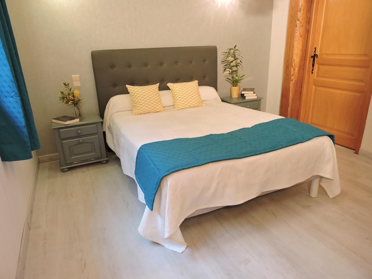 Le Moulin Du Barthas Bed & Breakfast Montredon-Labessonnie Bagian luar foto
